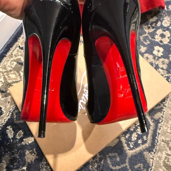 Christian Louboutin So Kate 120 Black Patent Heels - Picture 4 of 7